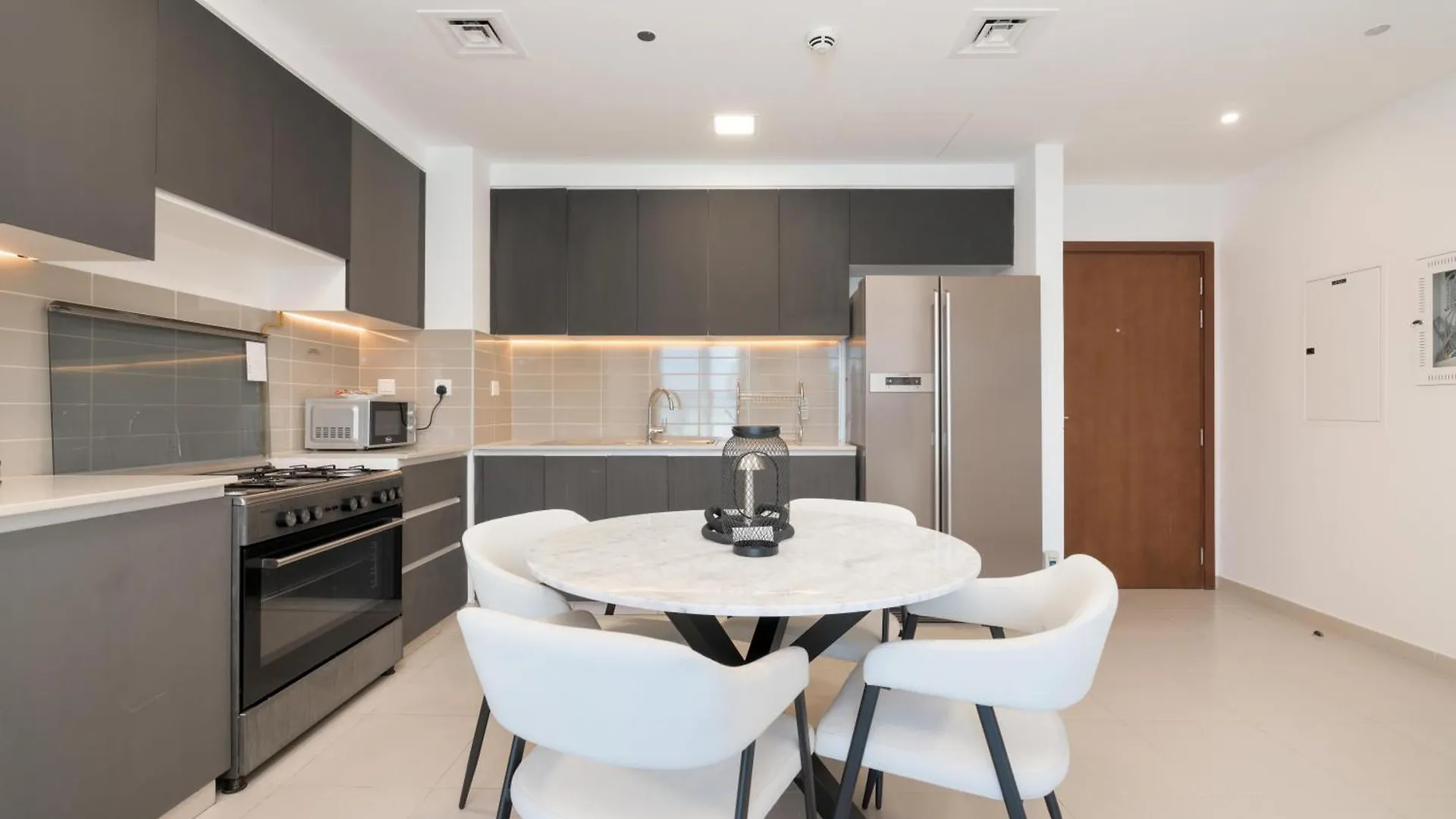Urbanhomes - Exceptional 2 Bedroom Apt In A Family Friendly Neighborhood 두바이