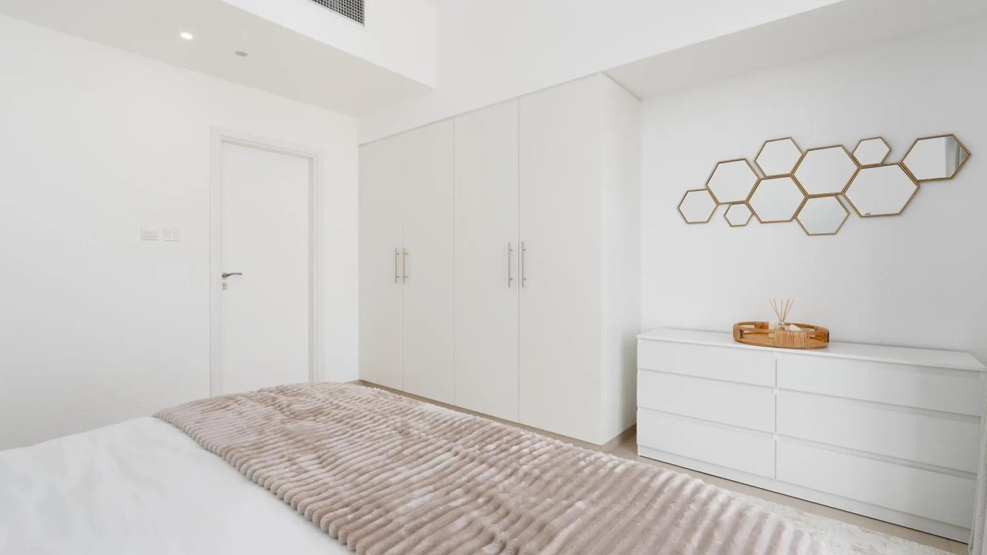 아파트 Urbanhomes - Exceptional 2 Bedroom Apt In A Family Friendly Neighborhood 두바이