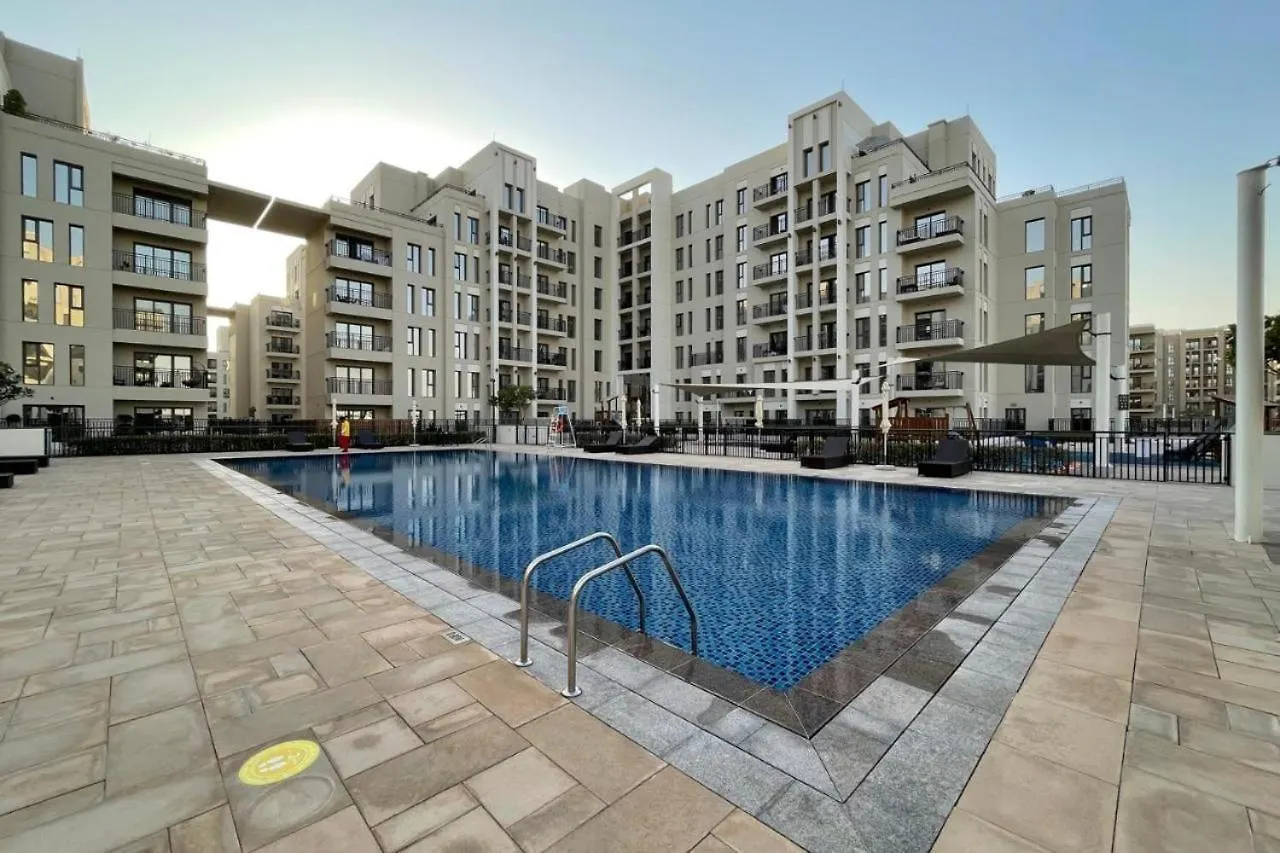 Urbanhomes - Exceptional 2 Bedroom Apt In A Family Friendly Neighborhood 두바이 아파트